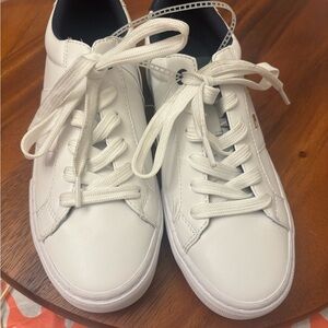 Tommy Hilfiger Women’s Sneaker Larha Casual Shoe New With Tags Size 7.5